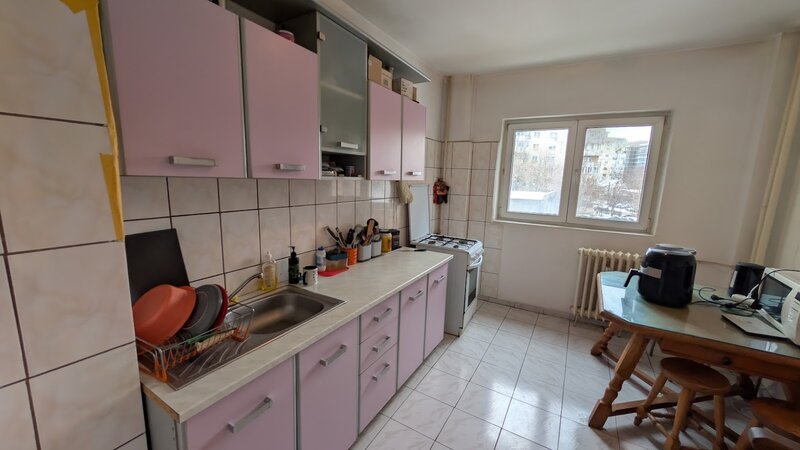 Brancoveanu, Apt 4 camere,  etaj 2 din 10, 5 minute de parc