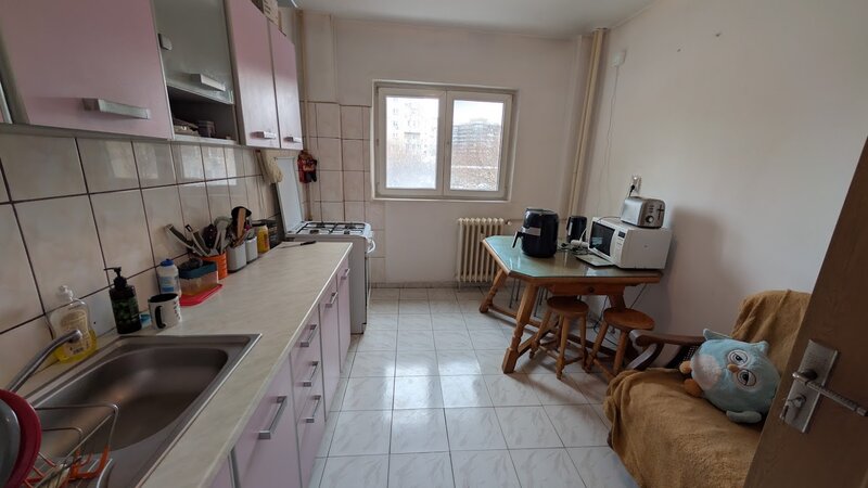 Brancoveanu, Apt 4 camere,  etaj 2 din 10, 5 minute de parc