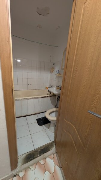 Brancoveanu, Apt 4 camere,  etaj 2 din 10, 5 minute de parc